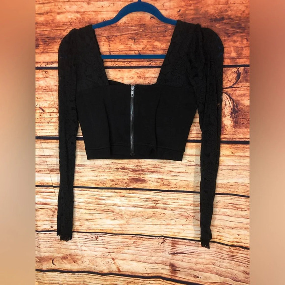 Lace detail top - Picture 7 of 16